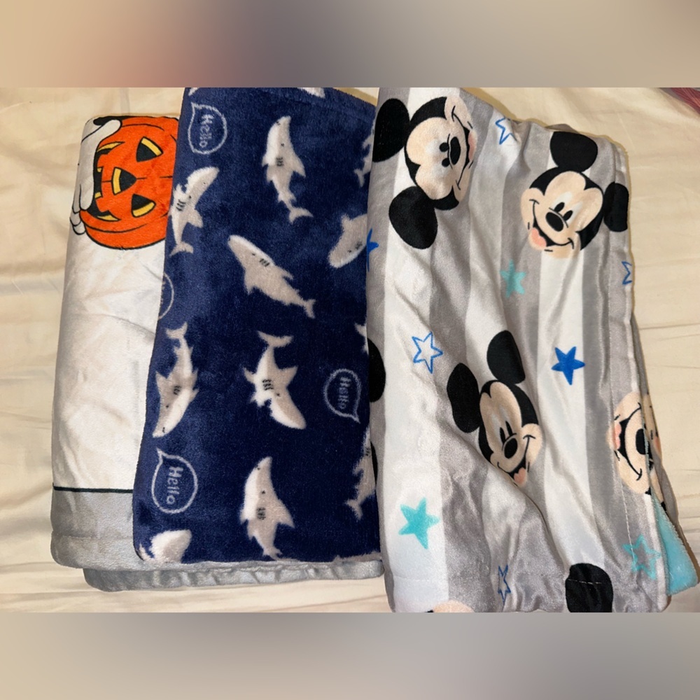 Disney’s‎ Mickey Mouse Baby boy blankets